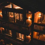 La Cresta Апарт-готель 4*