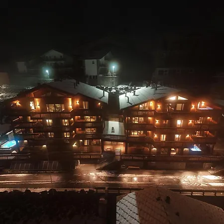 Aparthotel La Cresta