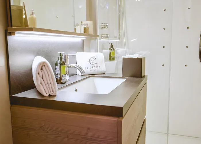 拉克雷斯塔木屋酒店