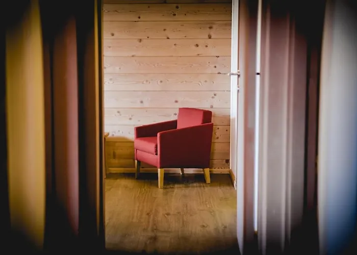 拉克雷斯塔木屋酒店 4*